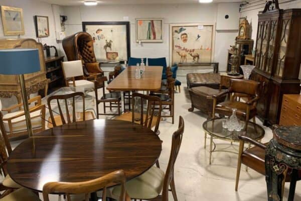 Compro antiquariato Lombardia: servizio a domicilio